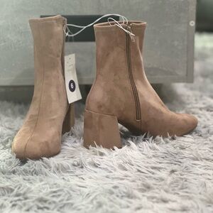 Taupe Suede Block Heel Boots – Size 6